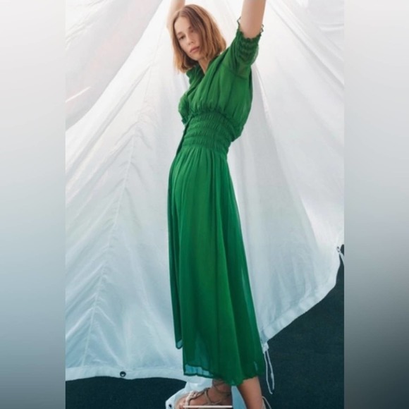 Zara Dresses & Skirts - ZARA GREEN PLEATED FLOWY MIDI DRESS- SIZE EXTRA LARGE- NWOT